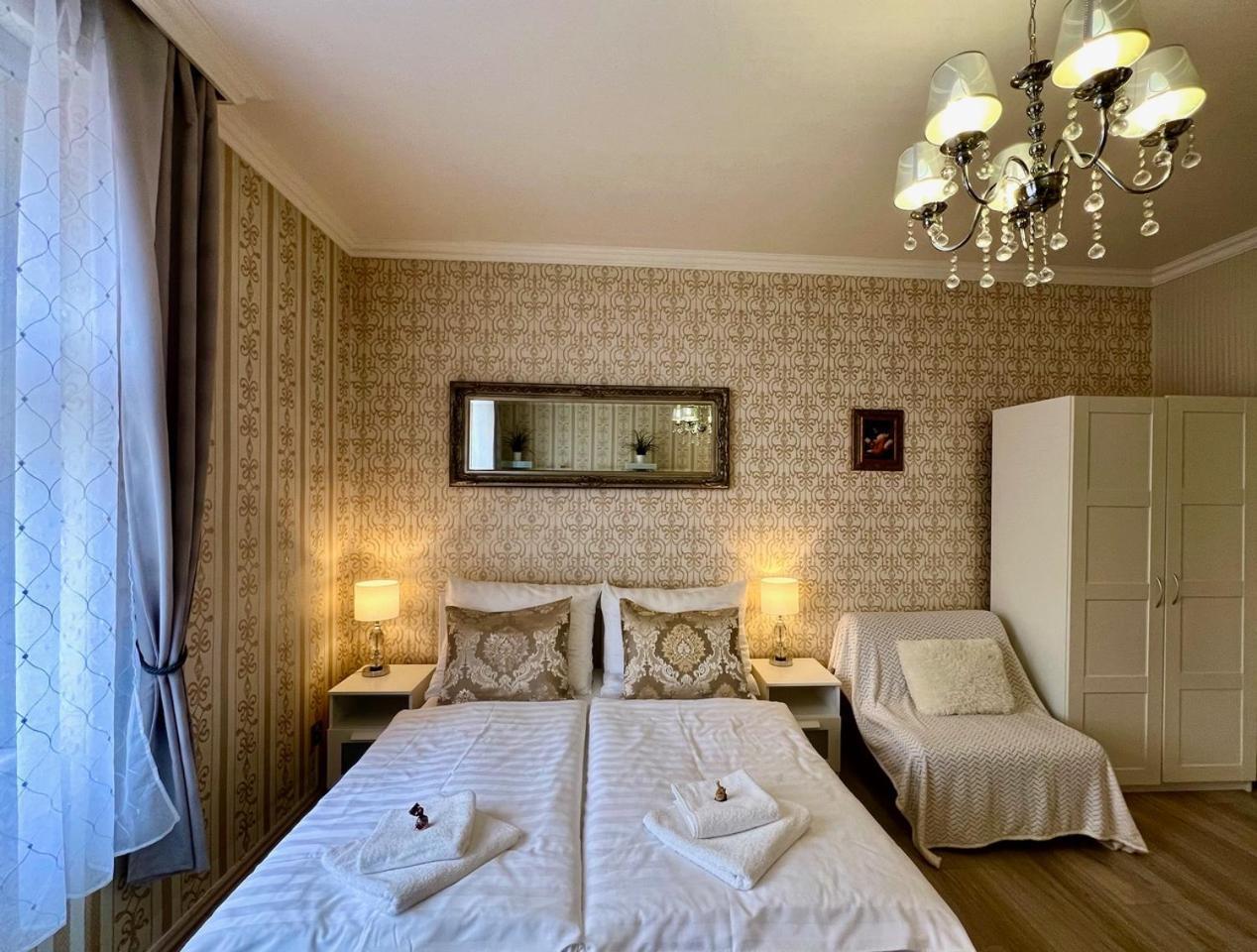 Romance In The Old Town Apartamento
